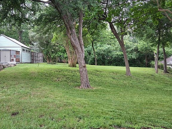 5th image of 8714 Daytonia Ave