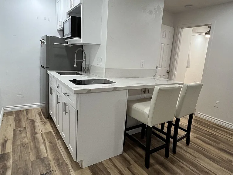 137 Carnation Ave — Photo 5