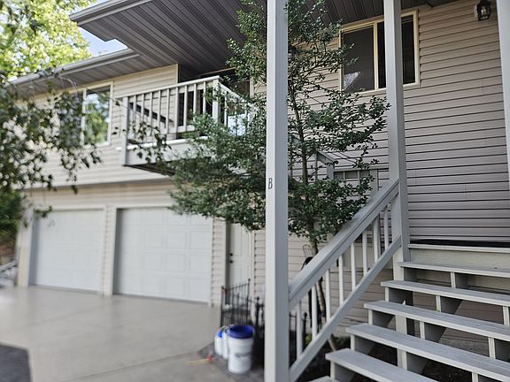 2nd image of 601 Overlook Way #B