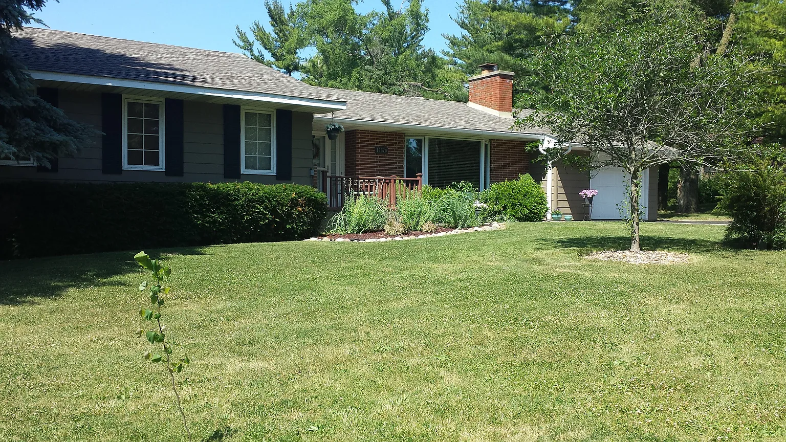 13570 W Greenview Dr photo 1