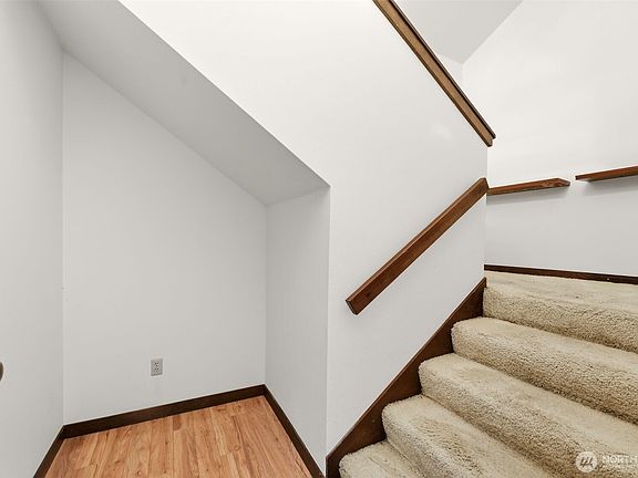3rd image of 1624 NE 140th Street #M5