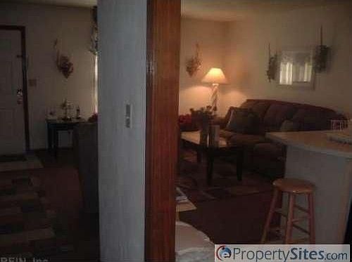 5th image of 724 Wickford Dr