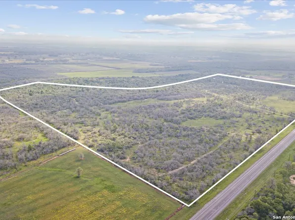 5304 Us Hwy 87, Stockdale, TX 78160