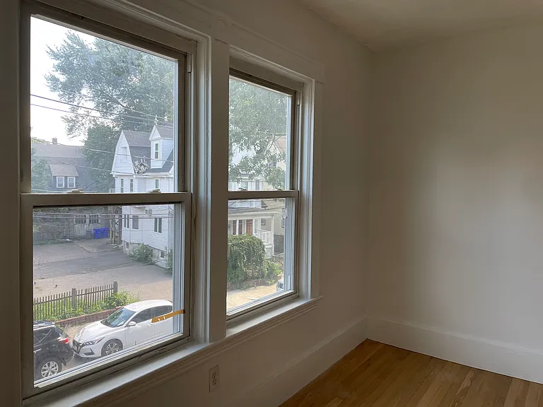 18 Bradbury St — Photo 2