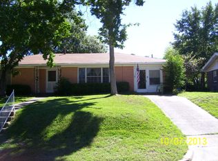 117 Brierwood Dr, Palestine, TX 75801