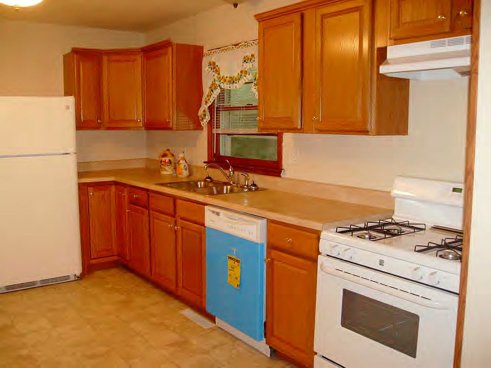 2nd image of 112 Grays Ln