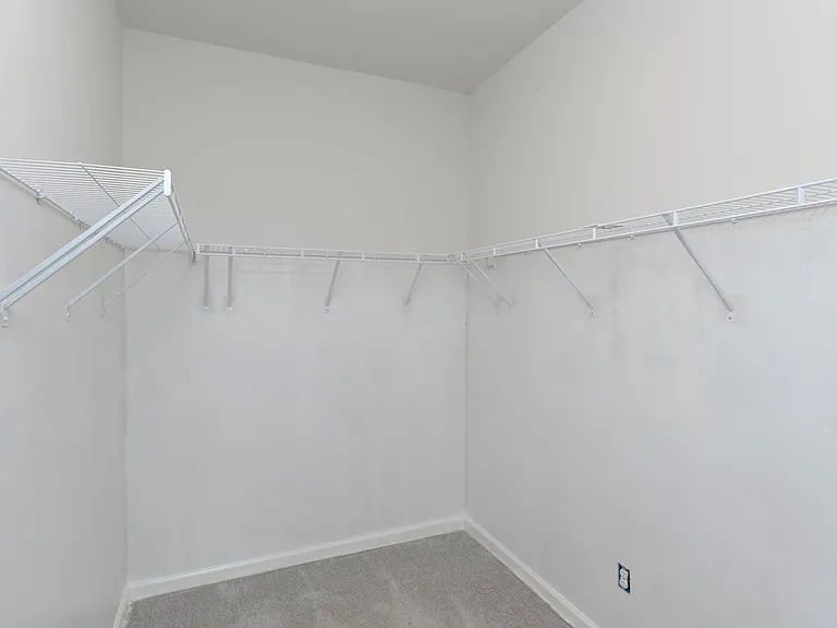 414 Tulip Way — Photo 38