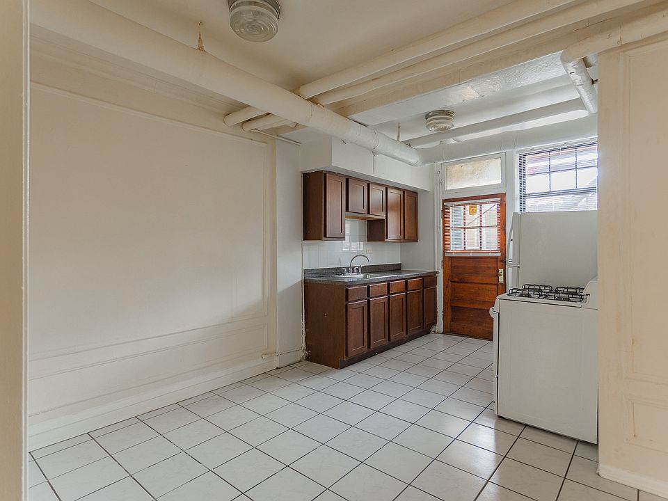 Dining Area 1225-G