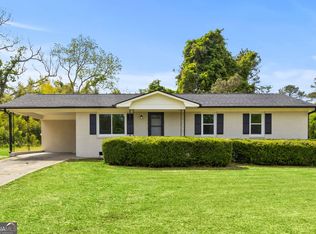 1554 E McIntosh Rd, Griffin, GA 30223