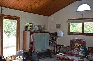 den w vaulted ceiling