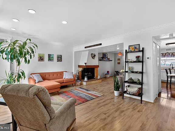 4th image of 6670 Mayflower Dr