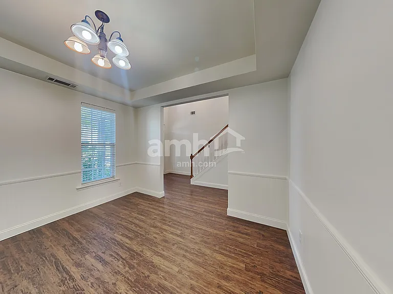 4059 Houldsworth Dr — Photo 5