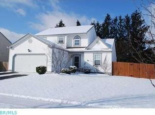 310 Monarch Dr, Pataskala, OH 43062