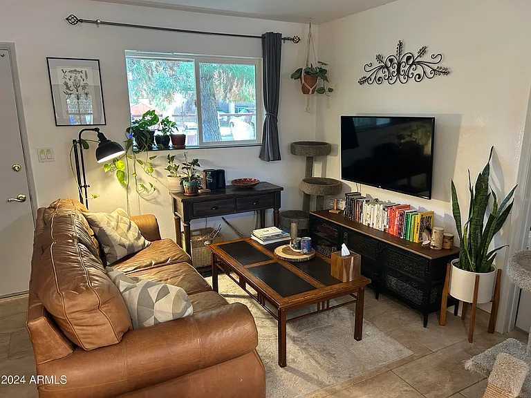 2103 S Granada Dr #8 — Photo 4