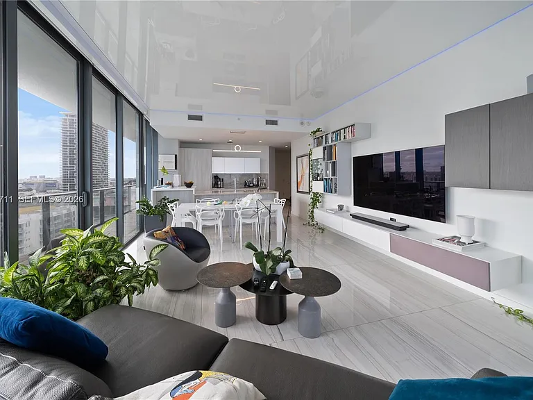 480 NE 31st St #1801 — Photo 3