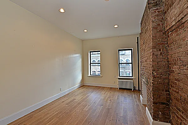 Rented by Weinstein Realty Group | media 7
