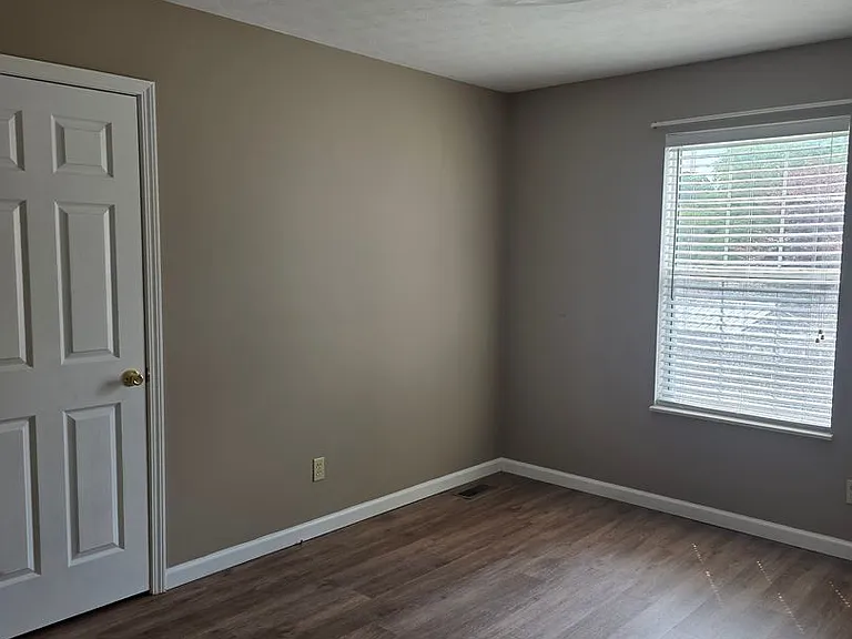 1012 Willow Creek Cir — Photo 22