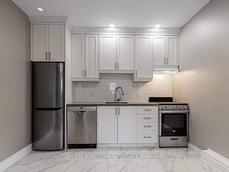 30 Westchester Rd — Photo 2