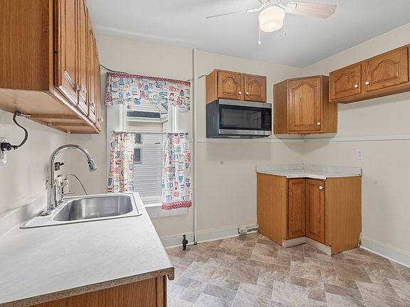 5th image of 59 Waverly St