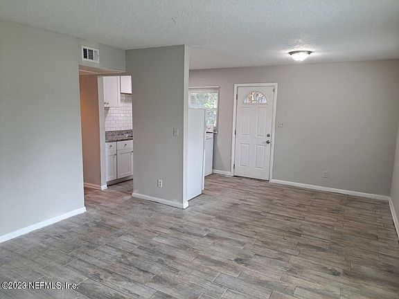 5th image of 4426 BESSIE Circle W