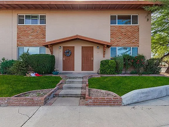 N Desert Ave — Photo 1