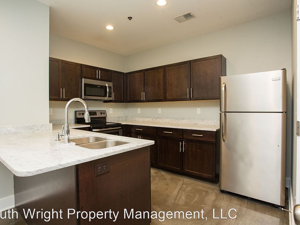 1st image of 1903 Jefferson St #401