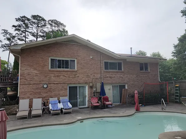 1955 10th Street Pl NW, Hickory, NC 28601