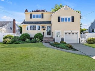 85 Eastgate Rd, Massapequa Park, NY 11762
