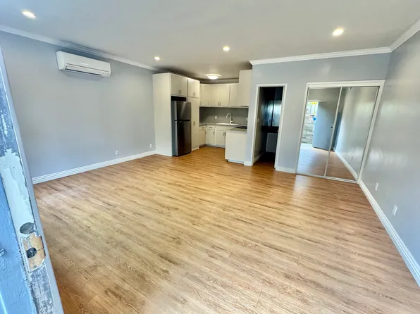 1040 N Laurel Ave, Los Angeles, CA