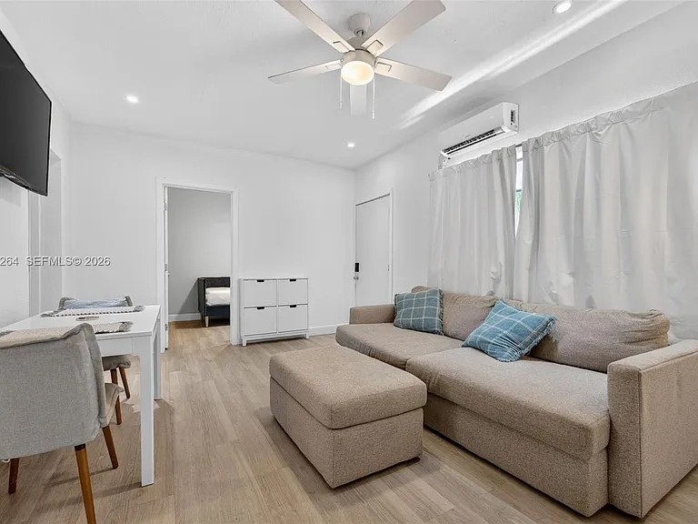7845 NE Bayshore Ct #16 — Photo 6