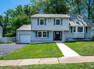8 Amman Rd, Edison, NJ 08817