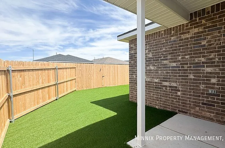 14501 Avenue R — Photo 3