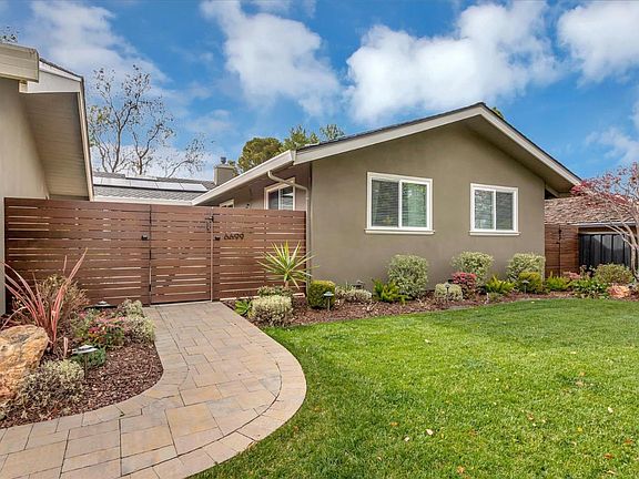 3rd image of 6699 Crystal Springs Dr