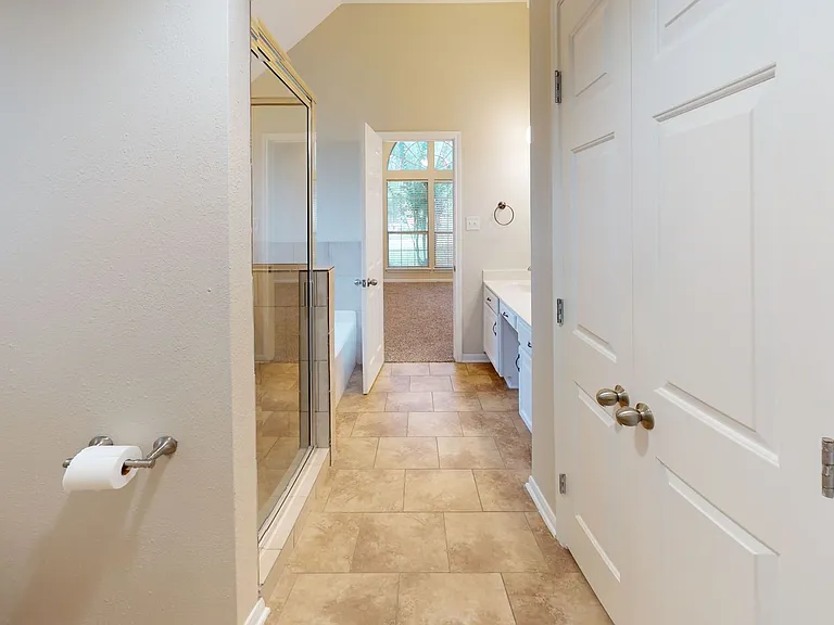 1021 Westend Dr — Photo 11