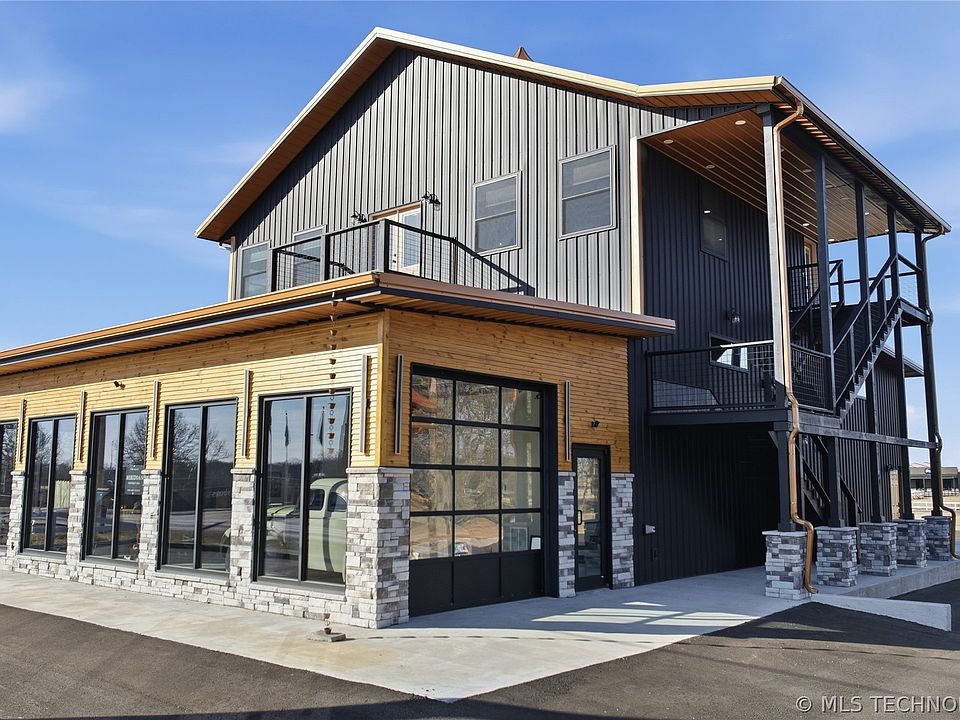 1st image of 451070 E 320th Rd