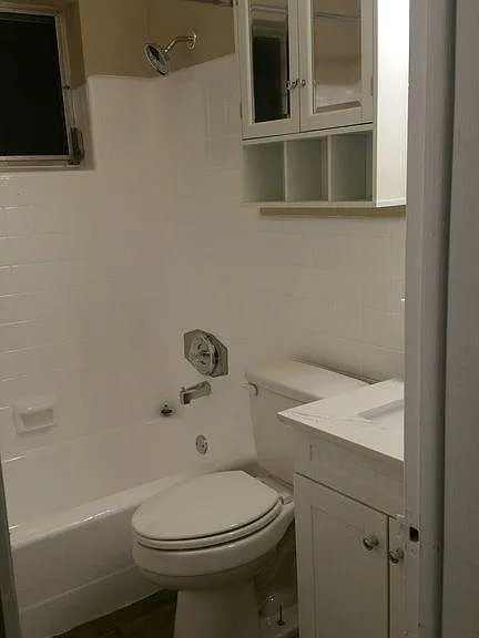 3220 NE 15th St #1 — Photo 6