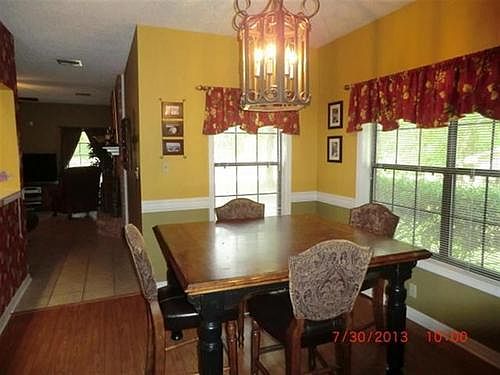 3rd image of 108 Parkwood Blvd