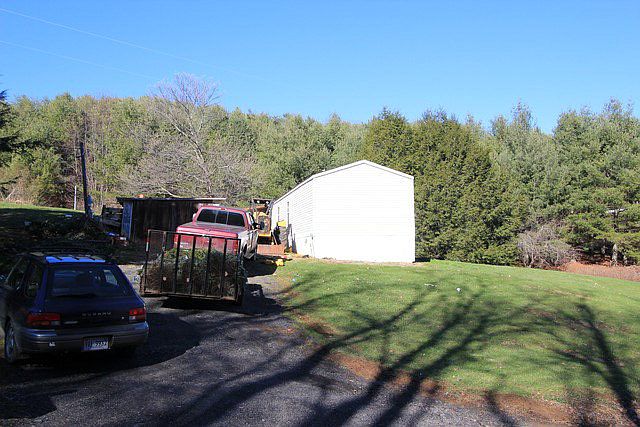 2nd image of 2903 Low Gap Rd