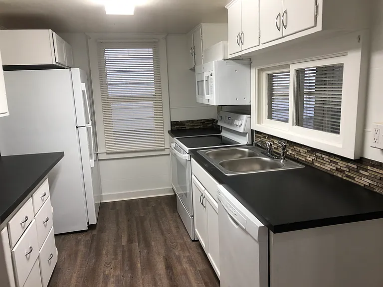 712 S Main St — Photo 8