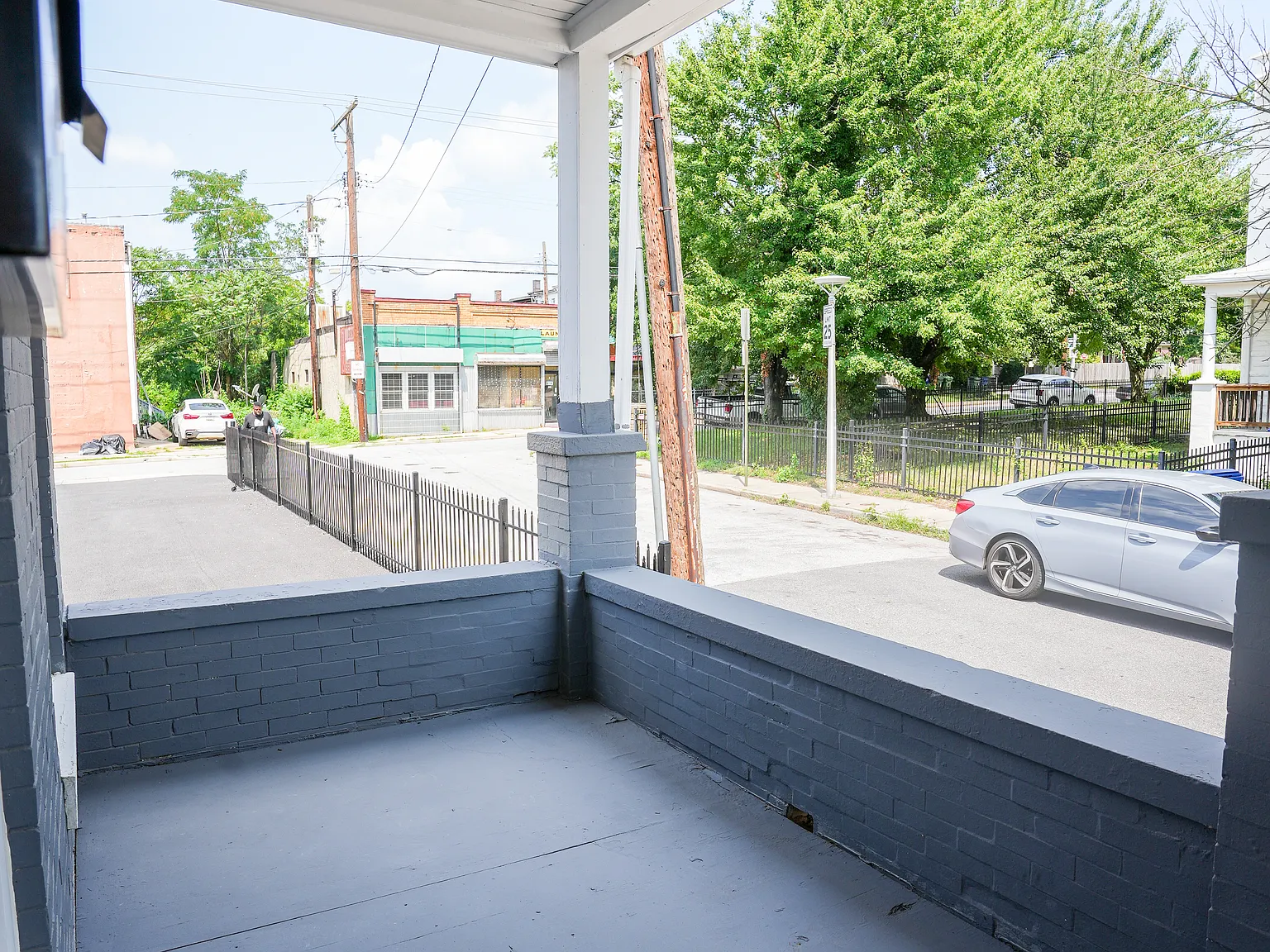 3 bed, 1350 sqft, $2,200 — Photo 4