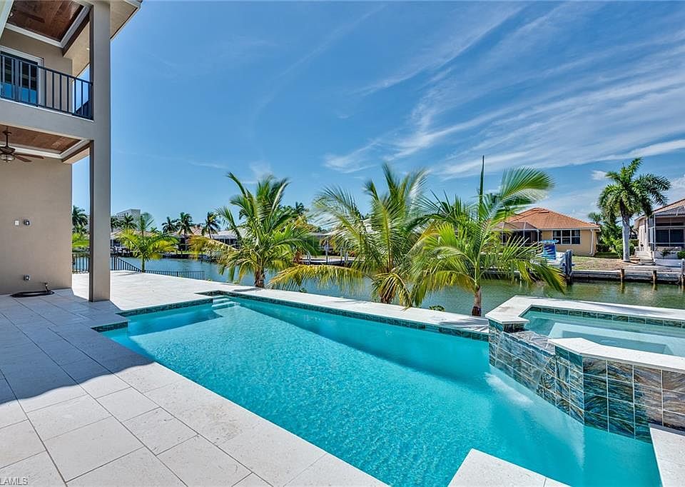1st image of 681 Pelican Ct