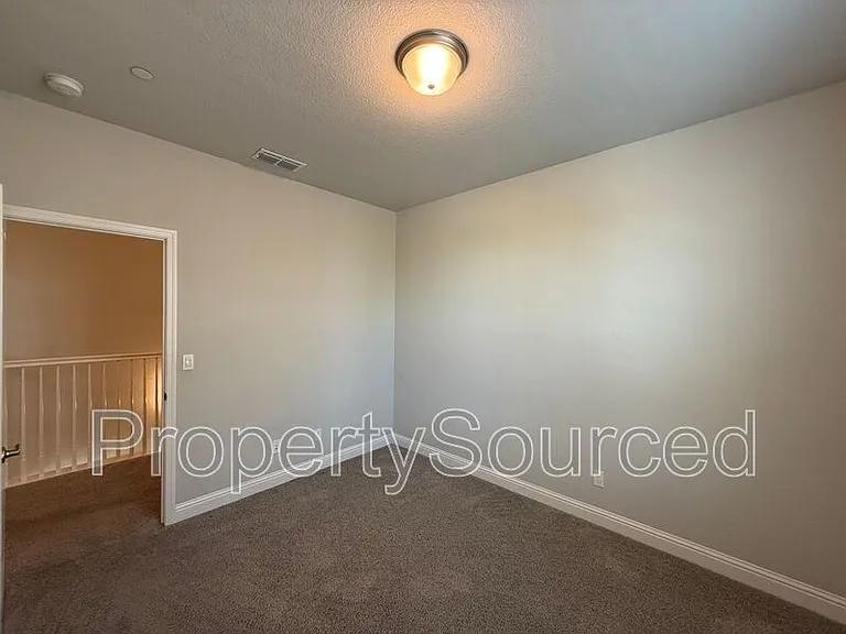 948 Posey St — Photo 40