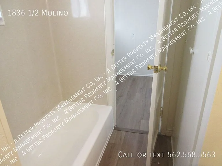 1836 1/2 N Molino Ave — Photo 8