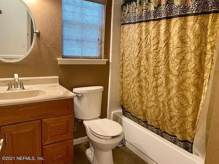 11046 Barbizon Cir W — Photo 13