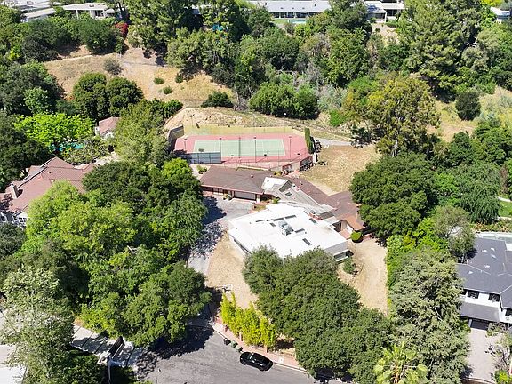 2nd image of 16145 High Valley Pl