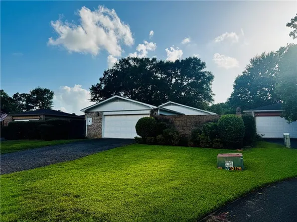 8 Cobblestone Way W, Mobile, AL 36608