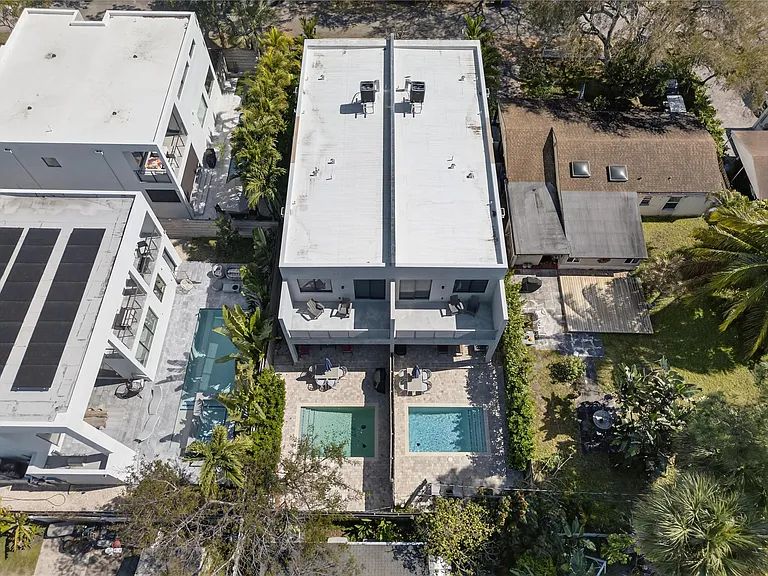 811 SW 10th Ter — Photo 36