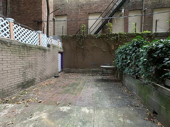 4th image of 531 W 45th St APT 1D