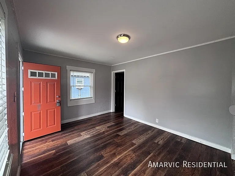 642 Cleveland St — Photo 7