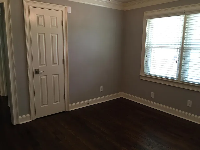 889 Scott Cir — Photo 5